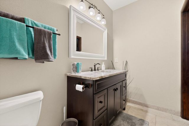 2040 Calle Pajaro Azul NW, Albuquerque, NM 87120