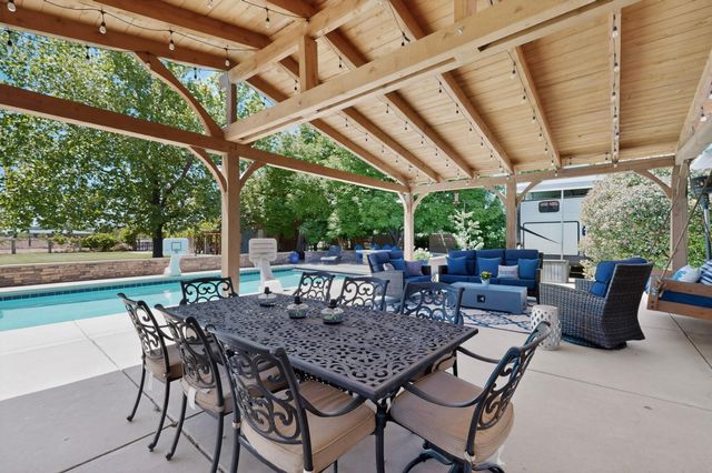 2040 Calle Pajaro Azul NW, Albuquerque, NM 87120