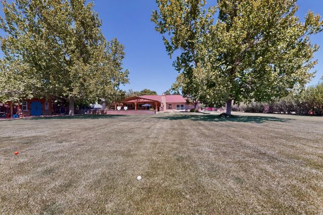 2040 Calle Pajaro Azul NW, Albuquerque, NM 87120