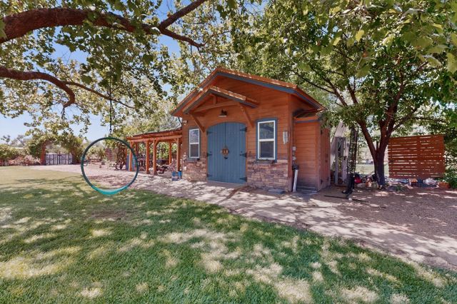 2040 Calle Pajaro Azul NW, Albuquerque, NM 87120
