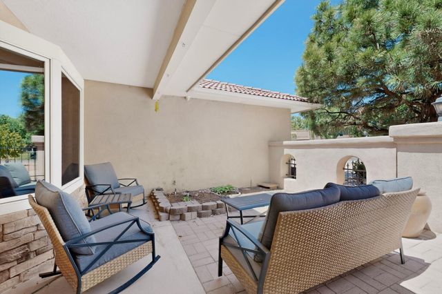2040 Calle Pajaro Azul NW, Albuquerque, NM 87120