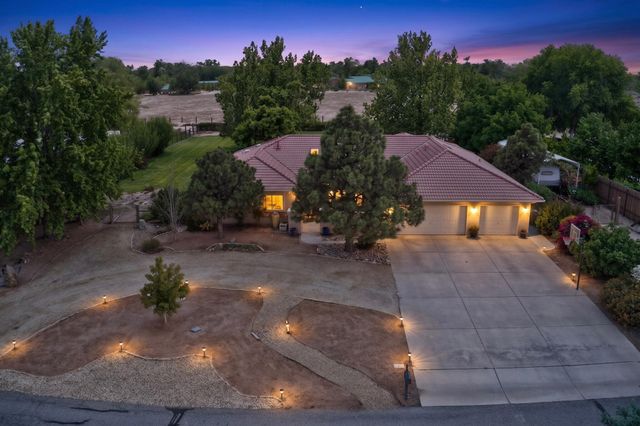 2040 Calle Pajaro Azul NW, Albuquerque, NM 87120