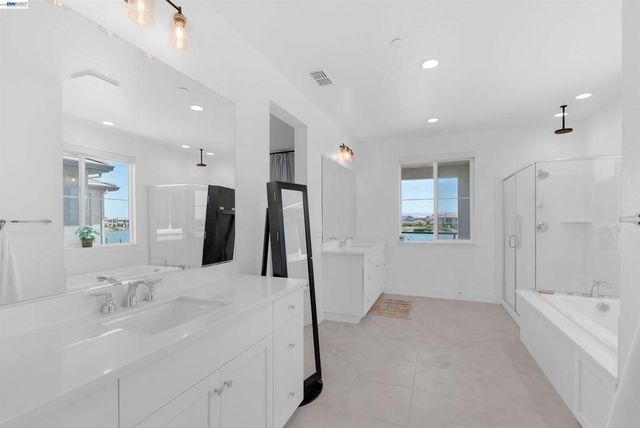 3098 Mulholland Dr, Lathrop, CA 95330