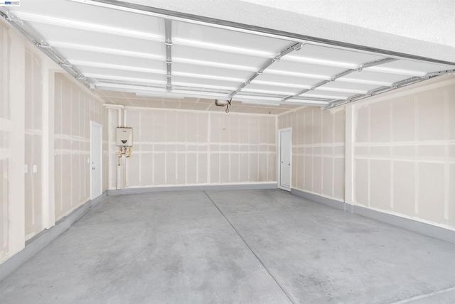 3098 Mulholland Dr, Lathrop, CA 95330