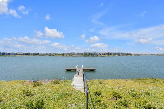 3098 Mulholland Dr, Lathrop, CA 95330