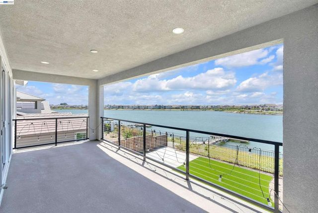 3098 Mulholland Dr, Lathrop, CA 95330