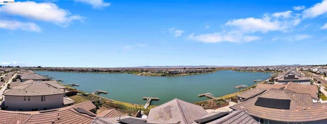 3098 Mulholland Dr, Lathrop, CA 95330