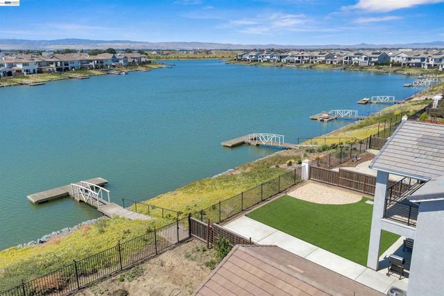 3098 Mulholland Dr, Lathrop, CA 95330