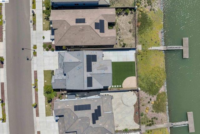 3098 Mulholland Dr, Lathrop, CA 95330