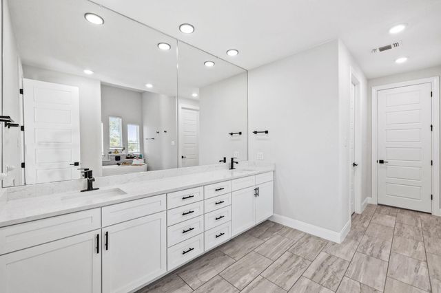 225 Spicewood Trails DR, Spicewood, TX 78669