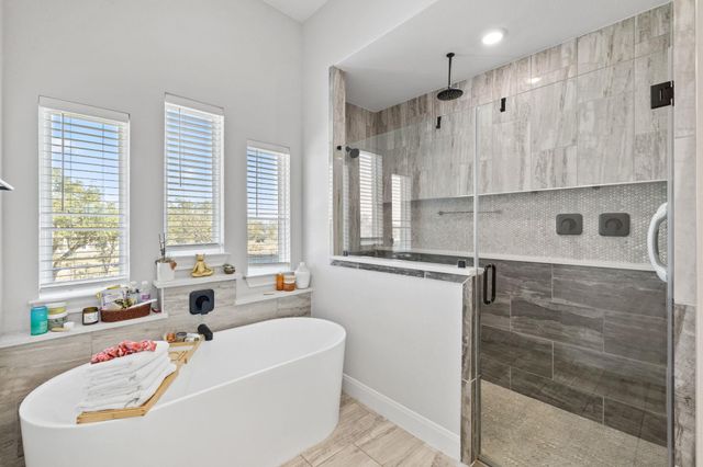 225 Spicewood Trails DR, Spicewood, TX 78669