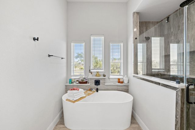 225 Spicewood Trails DR, Spicewood, TX 78669