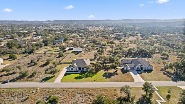 225 Spicewood Trails DR, Spicewood, TX 78669