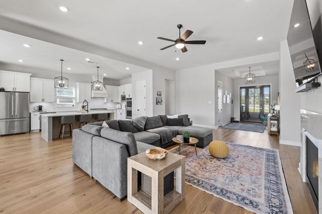 225 Spicewood Trails DR, Spicewood, TX 78669