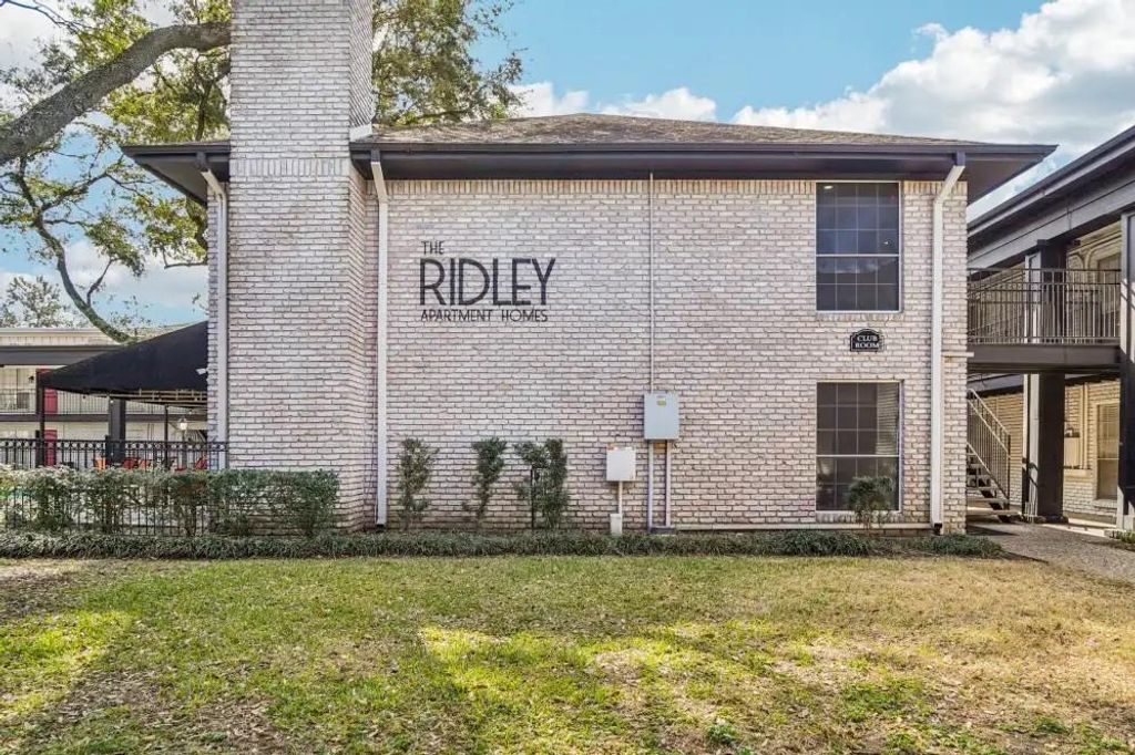 2815 Greenridge Drive 2-121, North Houston, TX 77057