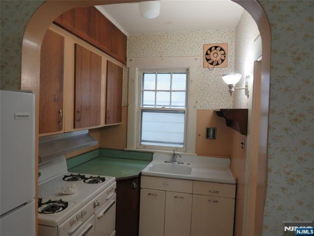 152 Washington Street, Lodi, NJ 07644