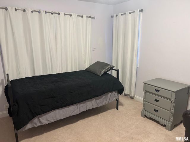 708 W MARKET Street, Taylorville, IL 62568