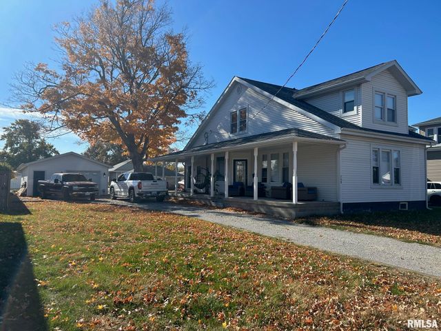 708 W MARKET Street, Taylorville, IL 62568