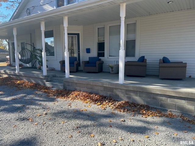 708 W MARKET Street, Taylorville, IL 62568