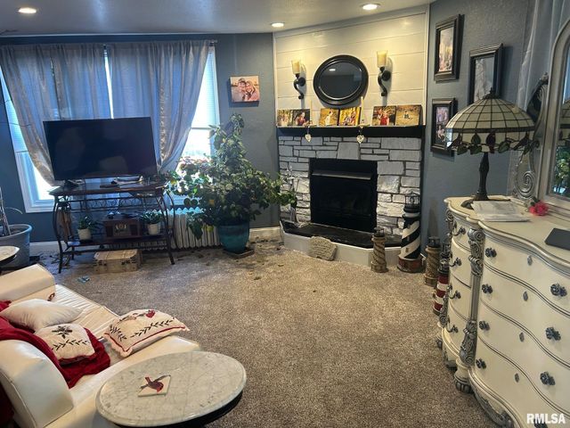 708 W MARKET Street, Taylorville, IL 62568