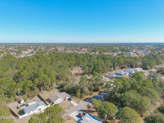 825 Doverbrook Road NW, Palm Bay, FL 32907