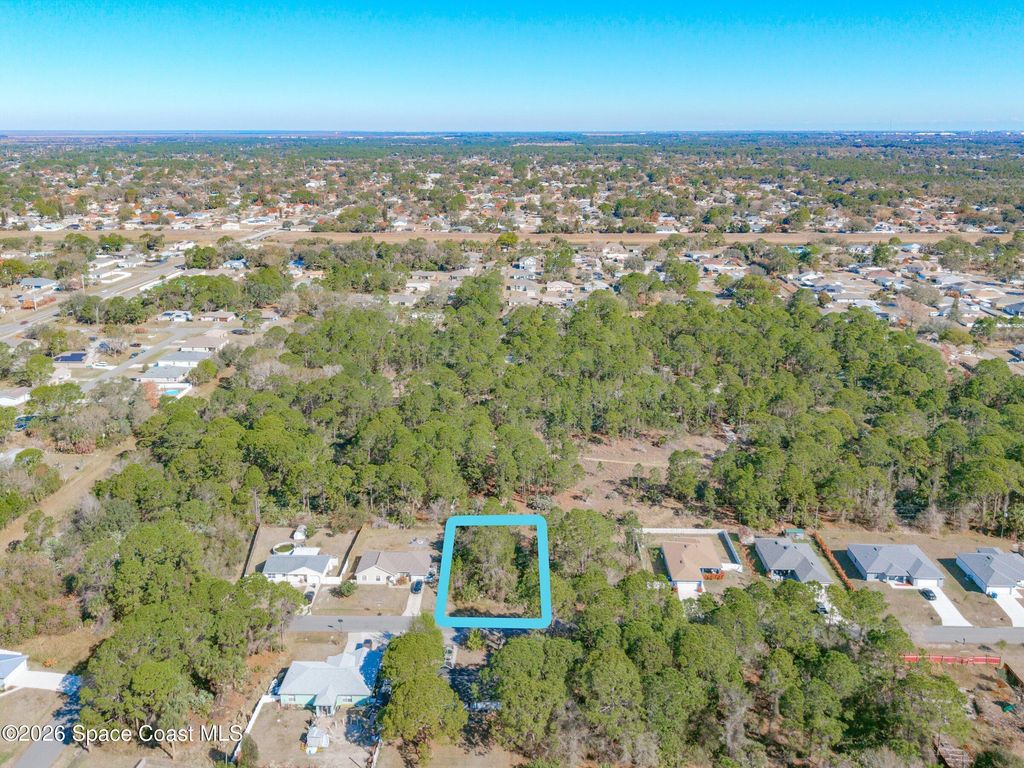 825 Doverbrook Road NW, Palm Bay, FL 32907