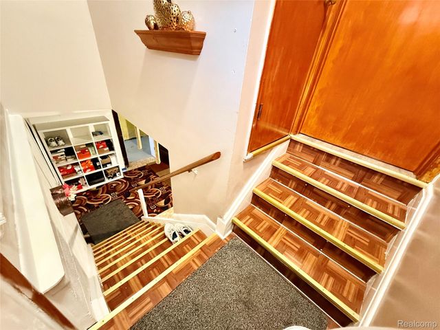 8152 Potomac, Center Line, MI 48015
