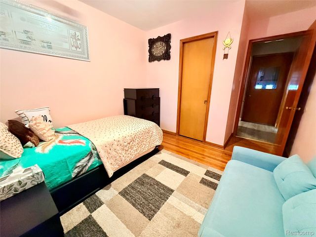 8152 Potomac, Center Line, MI 48015