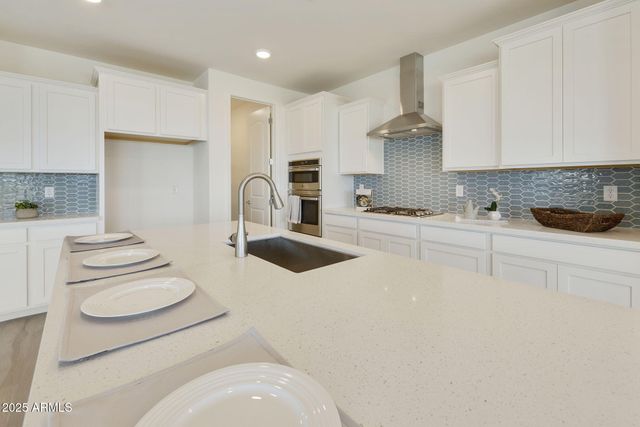 19214 W MISSOURI Avenue, Litchfield Park, AZ 85340
