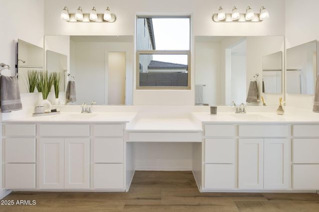 19214 W MISSOURI Avenue, Litchfield Park, AZ 85340