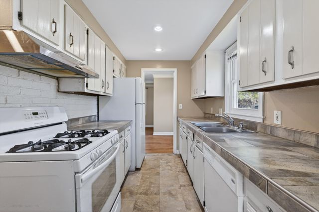 1848 Montana Avenue E, Saint Paul, MN 55119