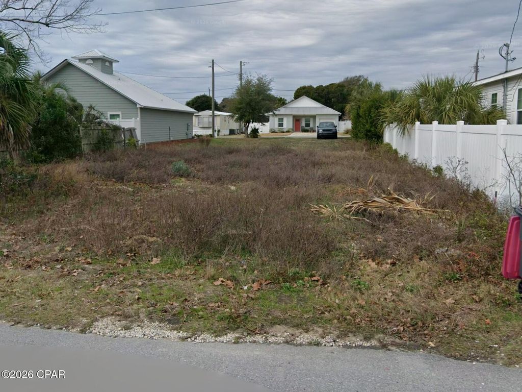 Image 6 of property listing at 215 Casa Place, Panama City Beach, FL 32413