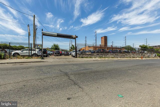 325 W GLENWOOD AVE, Philadelphia, PA 19140