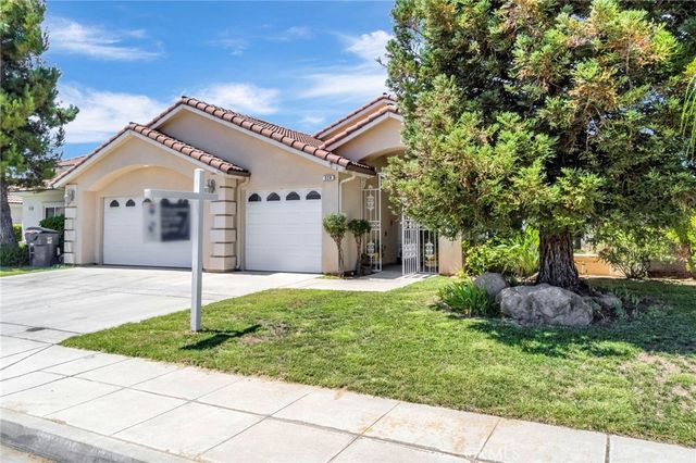 528 Fair Oak Avenue, Madera, CA 93637