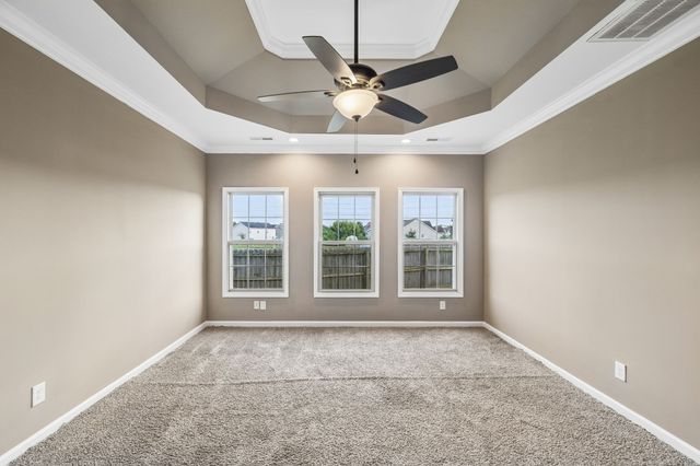 1004 Thrasher Dr, Clarksville, TN 37040