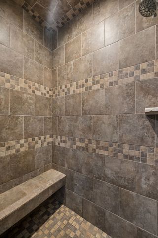 1004 Thrasher Dr, Clarksville, TN 37040