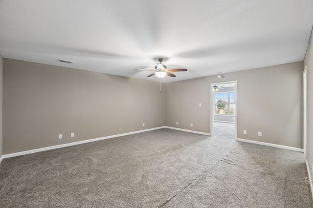 1004 Thrasher Dr, Clarksville, TN 37040