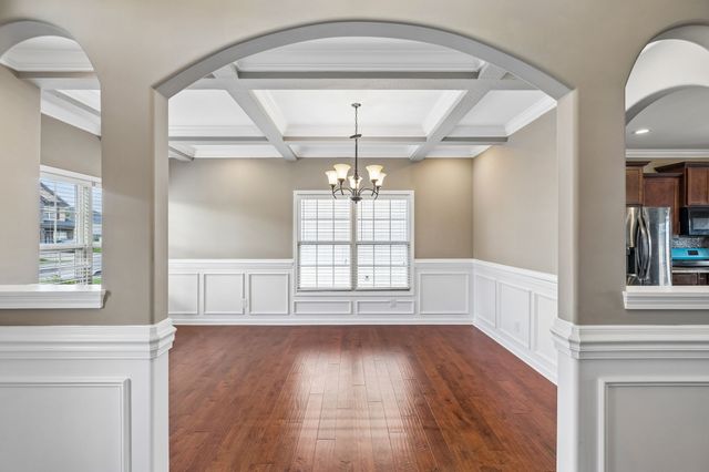 1004 Thrasher Dr, Clarksville, TN 37040