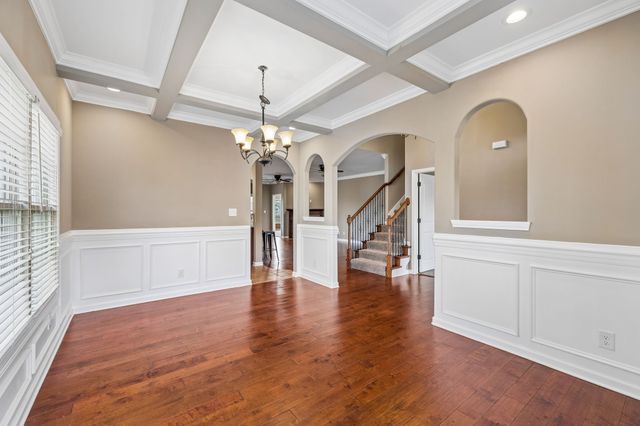 1004 Thrasher Dr, Clarksville, TN 37040
