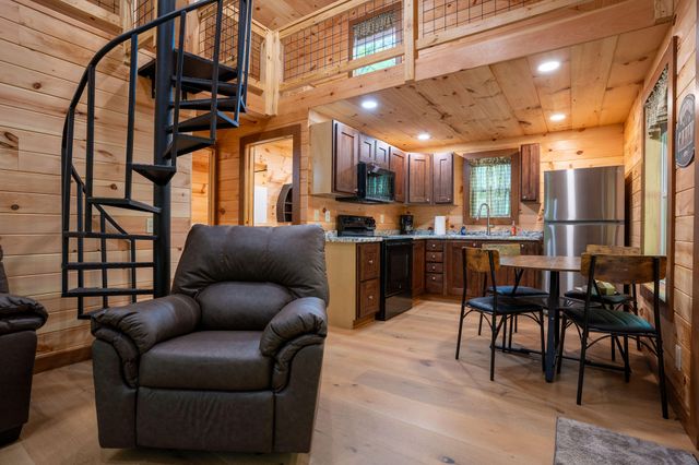 1140 County Road 797, Valley Head, AL 35989