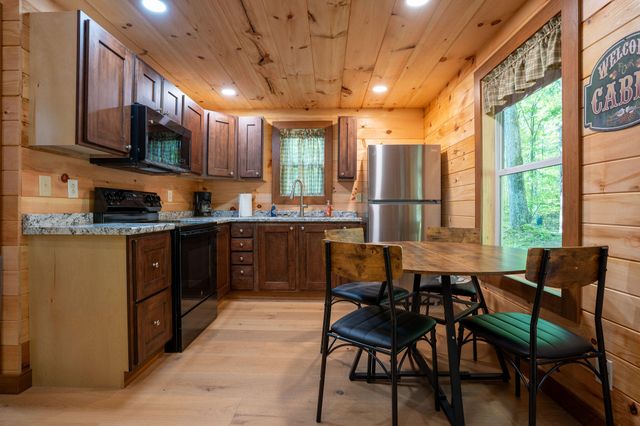 1140 County Road 797, Valley Head, AL 35989