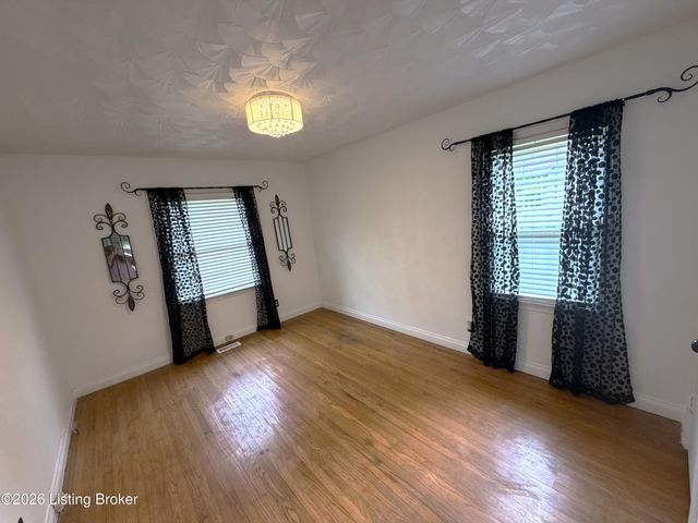 10306 Grafton Hall Rd, Louisville, KY 40272