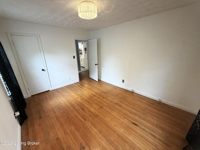 10306 Grafton Hall Rd, Louisville, KY 40272