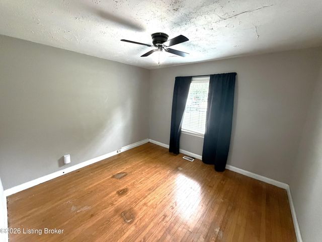 10306 Grafton Hall Rd, Louisville, KY 40272