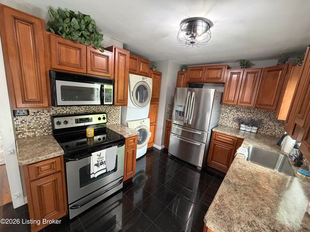 10306 Grafton Hall Rd, Louisville, KY 40272