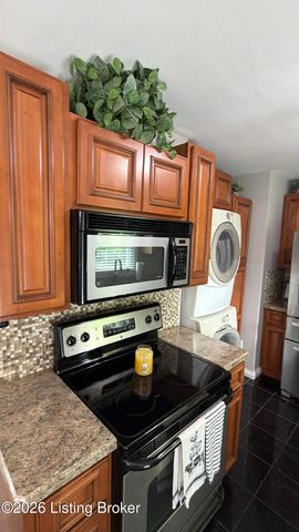 10306 Grafton Hall Rd, Louisville, KY 40272