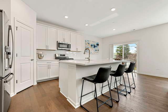 2824 Kessler Drive 2824, Mundelein, IL 60060