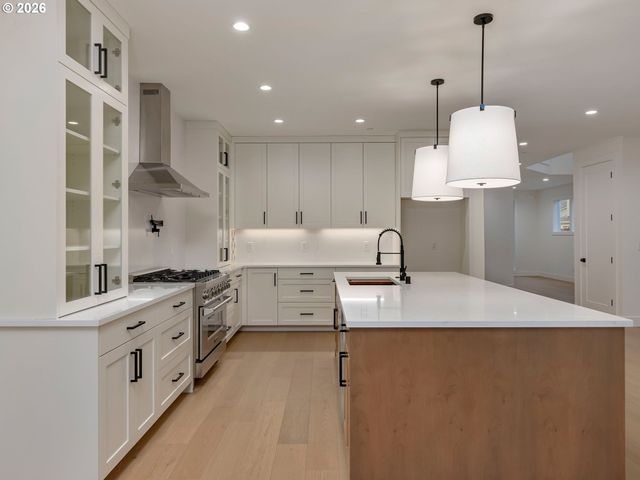 154 E AIREDALE Ave, La Center, WA 98629