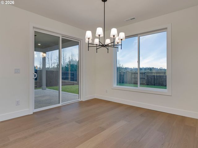 154 E AIREDALE Ave, La Center, WA 98629