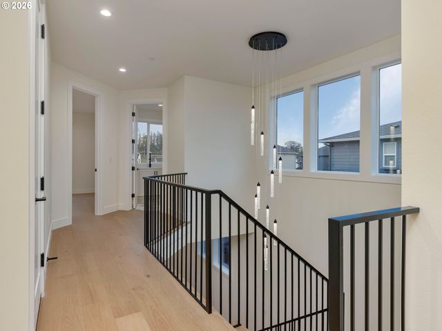 154 E AIREDALE Ave, La Center, WA 98629